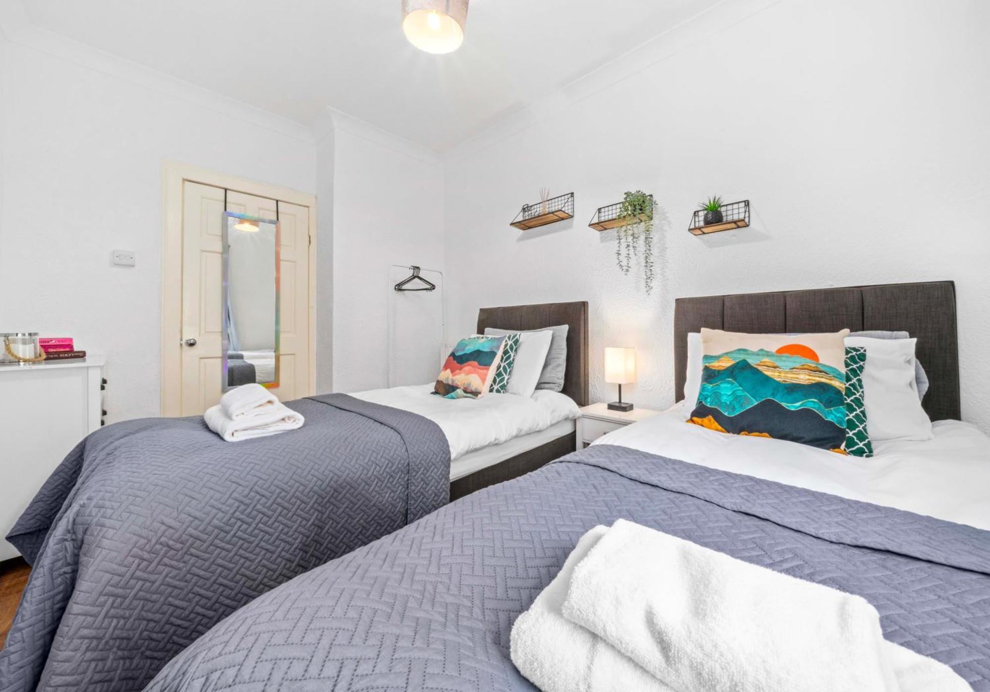 Nicol Apartment By Klass Living Airdrie Exteriér fotografie